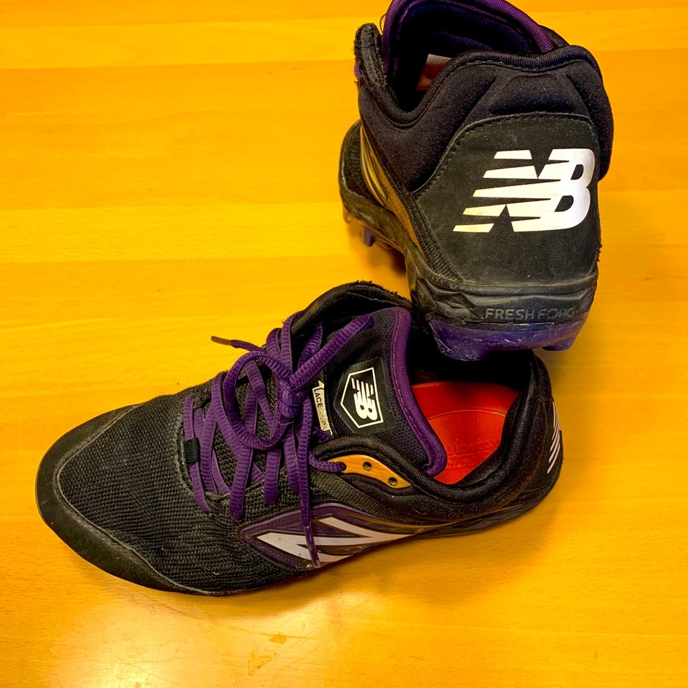 New Balance 6 2E Cleats